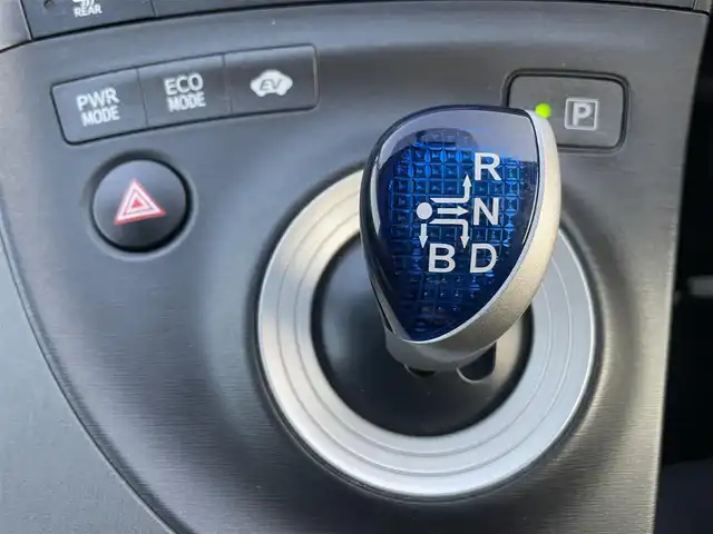 トヨタ プリウス S　LEDエディション 大阪府 2011(平23)年 2.9万km ホワイトパールクリスタルシャイン (株)IDOMが運営する【じしゃロン堺店】の自社ローン専用車両になります。/こちらは現金またはオートローンご利用時の価格です。自社ローンご希望の方は別途その旨お申付け下さい