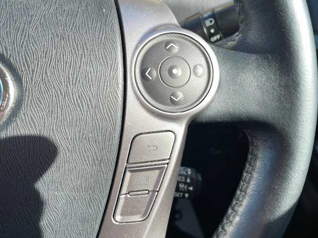 トヨタ プリウス α G 福島県 2015(平27)年 10.5万km アティチュードブラックマイカ (株)IDOMが運営する【じしゃロンいわき店】の自社ローン対象車両になります。こちらは現金ご利用時の価格です。自社ローンご希望の方は別途その旨お申付け下さい。/登録時走行距離104745km/ストラーダ製カーナビゲーション/型番：CN-RS01WD/バックカメラ/プッシュスタート/スマートキー/衝突軽減システム/レーンキープアシスト/オートハイビーム/ドライブレコーダー/サイドバイザー/フロアマット/ETC