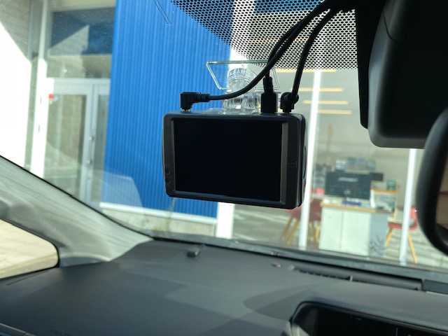 トヨタ プリウス α G 福島県 2015(平27)年 10.5万km アティチュードブラックマイカ (株)IDOMが運営する【じしゃロンいわき店】の自社ローン対象車両になります。こちらは現金ご利用時の価格です。自社ローンご希望の方は別途その旨お申付け下さい。/登録時走行距離104745km/ストラーダ製カーナビゲーション/型番：CN-RS01WD/バックカメラ/プッシュスタート/スマートキー/衝突軽減システム/レーンキープアシスト/オートハイビーム/ドライブレコーダー/サイドバイザー/フロアマット/ETC