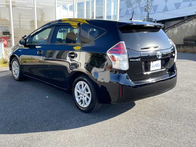 トヨタ プリウス α G 福島県 2015(平27)年 10.5万km アティチュードブラックマイカ (株)IDOMが運営する【じしゃロンいわき店】の自社ローン対象車両になります。こちらは現金ご利用時の価格です。自社ローンご希望の方は別途その旨お申付け下さい。/登録時走行距離104745km/ストラーダ製カーナビゲーション/型番：CN-RS01WD/バックカメラ/プッシュスタート/スマートキー/衝突軽減システム/レーンキープアシスト/オートハイビーム/ドライブレコーダー/サイドバイザー/フロアマット/ETC