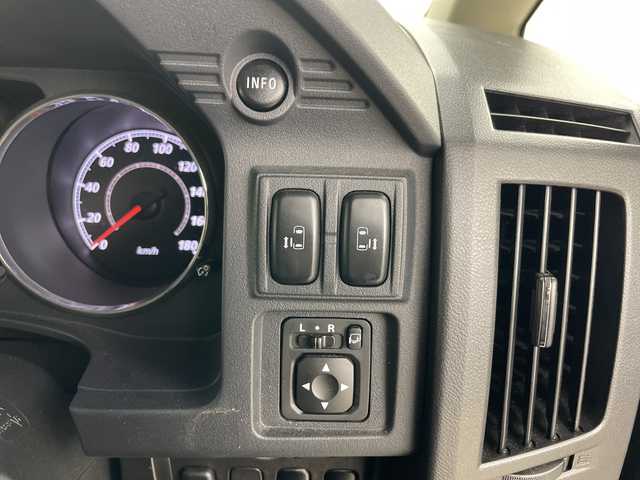 三菱 デリカＤ：５ D－Power package 道央・札幌 2018(平30)年 4.9万km ダイヤモンドブラックマイカ ・4WD/・ディーゼル/・寒冷地仕様/・アルパイン9インチナビ/・BT&CD&DVD&フルセグTV/・両側パワースライドドア/・クルーズコントロール/・パドルシフト/・前席シートヒーター/・ドライブモードセレクター/・ビルトインETC/・オートライト/・フォグランプ/・スマートキー/・積込スタッドレス社外AW付