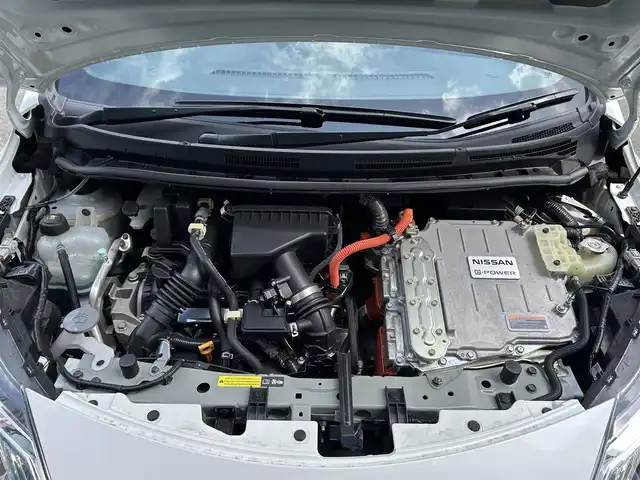 日産 ノート e－パワー ニスモ 栃木県 2017(平29)年 1.7万km ブリリアントホワイトパール KENWOODナビ/CD・DVD再生/フルセグTV/アラウンドビューモニター/エマージェンシーブレーキ/デジタルインナーミラー/スマートキー/プッシュスタート /ドライブレコーダー/LEDライト/オートライト /ETC/横滑り防止装置