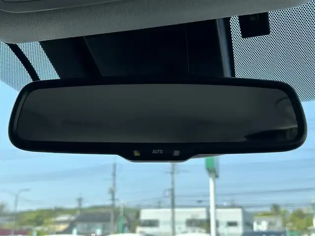 トヨタ プリウス Sセーフティプラス 岡山県 2016(平28)年 2.1万km ホワイトパールクリスタルシャイン 純正9インチナビ　DSZT-YC4T/フルセグTV、CD、DVD、AM、FM、Bluetooth/バックカメラ/ETC/プリクラッシュセーフティ/インテリジェントパーキングアシスト/前後コーナーセンサー/LEDヘッドライト/前方ドライブレコーダー/ヘッドアップディスプレイ/レーダークルーズコントロール/スマートキー/プッシュスタート