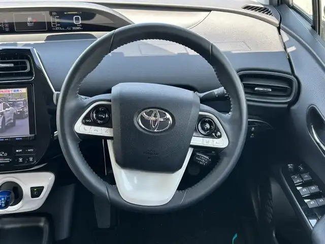 トヨタ プリウス Sセーフティプラス 岡山県 2016(平28)年 2.1万km ホワイトパールクリスタルシャイン 純正9インチナビ　DSZT-YC4T/フルセグTV、CD、DVD、AM、FM、Bluetooth/バックカメラ/ETC/プリクラッシュセーフティ/インテリジェントパーキングアシスト/前後コーナーセンサー/LEDヘッドライト/前方ドライブレコーダー/ヘッドアップディスプレイ/レーダークルーズコントロール/スマートキー/プッシュスタート