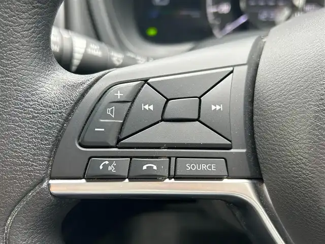 日産 ノート e－パワー X Bアロー 滋賀県 2018(平30)年 3.7万km ガーネットレッド/スーパーブラック 2トーン ガソリン（ハイブリッド）/2WD(FF)/CVT/7インチ純正ナビ【MM318D-W】/（FM/AM/CD/DVD/Bluetooth）/プリクラッシュブレーキアシスト	/踏み間違い防止アシスト	/ヒルスタート（坂道発進）アシスト	/レーンキープアシスト	/クルーズコントロール/コーナー・バックセンサー（ソナー）/バックカメラ/ETC/横滑り防止/ドライブレコーダー/オートライト/プッシュスタート/フロアマット/電格ミラー/ステアリングスイッチ/パワーウィンドウ/オートエアコン/フォグランプ