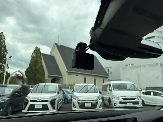 ホンダ ＺＲ－Ｖ ハイブリッド e:HEV Z 三重県 2024(令6)年 0.5万km スーパープラチナグレーメタリック マルチビューカメラシステム/ホンダコネクトディスプレー(9インチワイドディスプレイ/AppleCarPlay/AndroidAuto/Bluetooth/インターナビ/地デジTV/AM/FM/ハンズフリー機能/先読みエコアシスト)/ブラインドスポットモニター/ホンダセンシング(衝突軽減ブレーキ/誤発進抑制/後方誤発進抑制/近距離衝突軽減ブレーキ/歩行者事故低減ステアリング/路外逸脱抑制/渋滞追従機能付アダプティブクルーズコントロール/車線維持支援システム/トラフィックジャムアシスト/先行車発進お知らせ/標識認識/オートハイビーム/ブラインドスポットインフォメーション/パーキングセンサーシステム/後退出庫サポート)/ETC2.0/ドライブレコーダー/ステアリングヒーター/シートヒーター(前席)/ワイヤレス充電器/パワーバックドア/ステアリングスイッチ/パドルシフト/パワーシート(前席)/ドライビングポジションシステム(運転席)/LEDヘッドランプ/アクティブコーナーリングライト/ダウンサス(RSR(Ti2000))/スペアキー