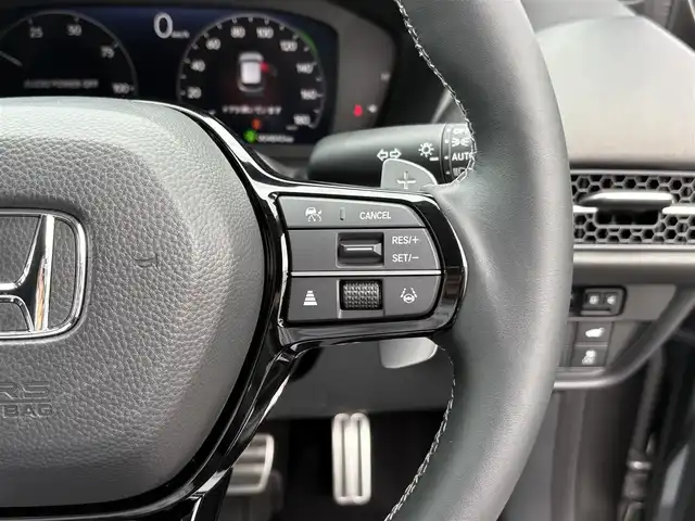 ホンダ ＺＲ－Ｖ ハイブリッド e:HEV Z 三重県 2024(令6)年 0.5万km スーパープラチナグレーメタリック マルチビューカメラシステム/ホンダコネクトディスプレー(9インチワイドディスプレイ/AppleCarPlay/AndroidAuto/Bluetooth/インターナビ/地デジTV/AM/FM/ハンズフリー機能/先読みエコアシスト)/ブラインドスポットモニター/ホンダセンシング(衝突軽減ブレーキ/誤発進抑制/後方誤発進抑制/近距離衝突軽減ブレーキ/歩行者事故低減ステアリング/路外逸脱抑制/渋滞追従機能付アダプティブクルーズコントロール/車線維持支援システム/トラフィックジャムアシスト/先行車発進お知らせ/標識認識/オートハイビーム/ブラインドスポットインフォメーション/パーキングセンサーシステム/後退出庫サポート)/ETC2.0/ドライブレコーダー/ステアリングヒーター/シートヒーター(前席)/ワイヤレス充電器/パワーバックドア/ステアリングスイッチ/パドルシフト/パワーシート(前席)/ドライビングポジションシステム(運転席)/LEDヘッドランプ/アクティブコーナーリングライト/ダウンサス(RSR(Ti2000))/スペアキー