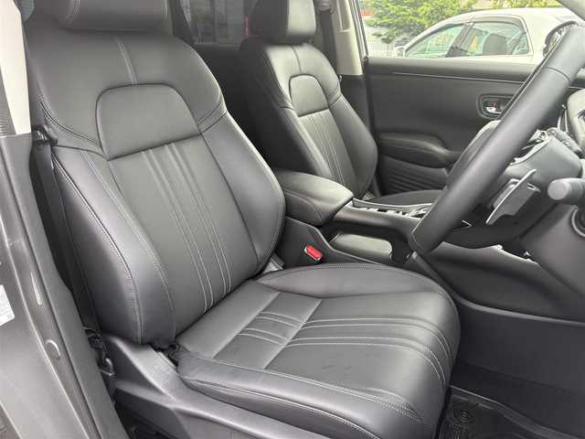 ホンダ ＺＲ－Ｖ ハイブリッド e:HEV Z 福岡県 2024(令6)年 0.5万km スーパープラチナグレーメタリック マルチビューカメラシステム/ホンダコネクトディスプレー(9インチワイドディスプレイ/AppleCarPlay/AndroidAuto/Bluetooth/インターナビ/地デジTV/AM/FM/ハンズフリー機能/先読みエコアシスト)/ブラインドスポットモニター/ホンダセンシング(衝突軽減ブレーキ/誤発進抑制/後方誤発進抑制/近距離衝突軽減ブレーキ/歩行者事故低減ステアリング/路外逸脱抑制/渋滞追従機能付アダプティブクルーズコントロール/車線維持支援システム/トラフィックジャムアシスト/先行車発進お知らせ/標識認識/オートハイビーム/ブラインドスポットインフォメーション/パーキングセンサーシステム/後退出庫サポート)/ETC2.0/ドライブレコーダー/ステアリングヒーター/シートヒーター(前席)/ワイヤレス充電器/パワーバックドア/ステアリングスイッチ/パドルシフト/パワーシート(前席)/ドライビングポジションシステム(運転席)/LEDヘッドランプ/アクティブコーナーリングライト/ダウンサス(RSR(Ti2000))/スペアキー
