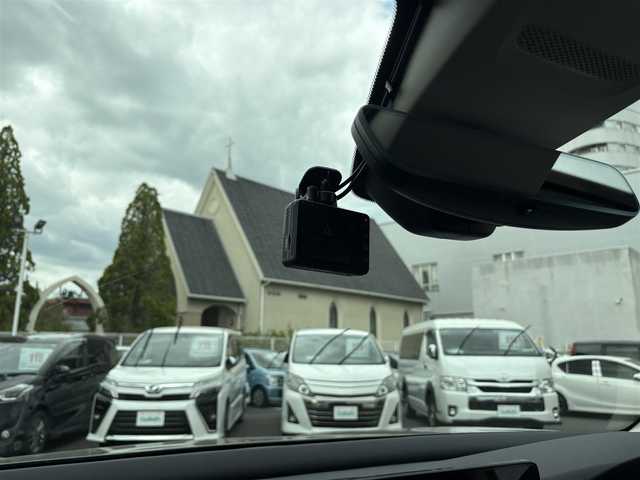 ホンダ ＺＲ－Ｖ ハイブリッド e:HEV Z 福岡県 2024(令6)年 0.5万km スーパープラチナグレーメタリック マルチビューカメラシステム/ホンダコネクトディスプレー(9インチワイドディスプレイ/AppleCarPlay/AndroidAuto/Bluetooth/インターナビ/地デジTV/AM/FM/ハンズフリー機能/先読みエコアシスト)/ブラインドスポットモニター/ホンダセンシング(衝突軽減ブレーキ/誤発進抑制/後方誤発進抑制/近距離衝突軽減ブレーキ/歩行者事故低減ステアリング/路外逸脱抑制/渋滞追従機能付アダプティブクルーズコントロール/車線維持支援システム/トラフィックジャムアシスト/先行車発進お知らせ/標識認識/オートハイビーム/ブラインドスポットインフォメーション/パーキングセンサーシステム/後退出庫サポート)/ETC2.0/ドライブレコーダー/ステアリングヒーター/シートヒーター(前席)/ワイヤレス充電器/パワーバックドア/ステアリングスイッチ/パドルシフト/パワーシート(前席)/ドライビングポジションシステム(運転席)/LEDヘッドランプ/アクティブコーナーリングライト/ダウンサス(RSR(Ti2000))/スペアキー