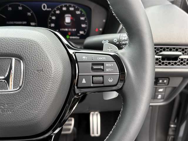 ホンダ ＺＲ－Ｖ ハイブリッド e:HEV Z 福岡県 2024(令6)年 0.5万km スーパープラチナグレーメタリック マルチビューカメラシステム/ホンダコネクトディスプレー(9インチワイドディスプレイ/AppleCarPlay/AndroidAuto/Bluetooth/インターナビ/地デジTV/AM/FM/ハンズフリー機能/先読みエコアシスト)/ブラインドスポットモニター/ホンダセンシング(衝突軽減ブレーキ/誤発進抑制/後方誤発進抑制/近距離衝突軽減ブレーキ/歩行者事故低減ステアリング/路外逸脱抑制/渋滞追従機能付アダプティブクルーズコントロール/車線維持支援システム/トラフィックジャムアシスト/先行車発進お知らせ/標識認識/オートハイビーム/ブラインドスポットインフォメーション/パーキングセンサーシステム/後退出庫サポート)/ETC2.0/ドライブレコーダー/ステアリングヒーター/シートヒーター(前席)/ワイヤレス充電器/パワーバックドア/ステアリングスイッチ/パドルシフト/パワーシート(前席)/ドライビングポジションシステム(運転席)/LEDヘッドランプ/アクティブコーナーリングライト/ダウンサス(RSR(Ti2000))/スペアキー