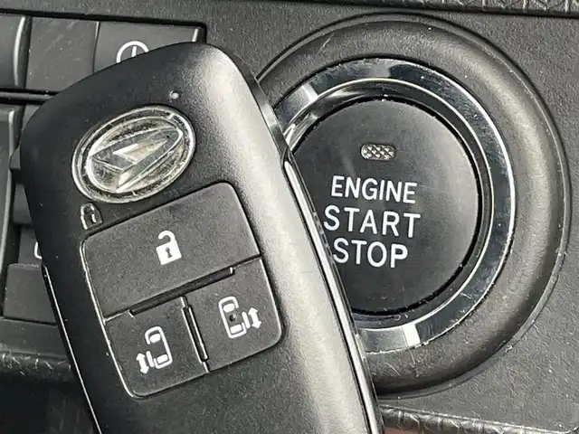 ダイハツ タント カスタム RS 福岡県 2022(令4)年 4.3万km ブラックマイカメタリック スマートアシスト/衝突軽減/レーンキープアシスト/パーキングセンサー/純正９インチナビ（ＮＭＺＮ－Ｙ７２ＤＳ）/フルセグTV/CD/DVD/SD/BT/HDMI/全周囲カメラ/両側パワースライドドア/レーダークルーズコントロール/ハーフレザーシート/前席シートヒーター/純正１５ＡＷ/ビルトインETC/LEDヘッドライト/フォグランプ/電動パーキング/ブレーキホールド/シートバックテーブル/ロールサンシェード/テレビキャンセラー