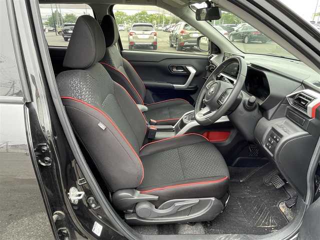 トヨタ ライズ Z 道央・札幌 2020(令2)年 7万km ブラックマイカメタリック ４WD/寒冷地仕様/純正ディスプレイオーディオ/AM/FM/BT/フルセグ/衝突被害軽減ブレーキ/横滑り防止装置/レーダークルーズコントロール/レーンキープアシスト/コーナーセンサー/パノラミックビューモニター/ETC/ドライブレコーダー/アイドリングストップ/ワイパーデアイサー/前席シートヒーター/革巻きステアリング/ステアリングリモコン/プッシュスタート/スマートキー/LEDヘッドライト/オートライト/フォグランプ/電動格納ミラー/ウィンカーミラー/純正フロアマット/ドアバイザー/社外エンジンスターター