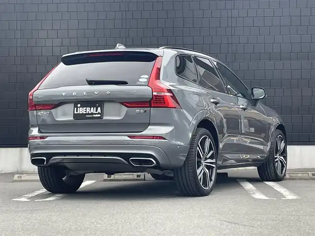 ボルボ ＸＣ６０ B6 AWD Rデザイン 静岡県 2020(令2)年 2.2万km オスミウムグレーM インテリセーフティ/衝突軽減ブレーキACC/レーンキープ BLIS/ハーフレザーシート シートヒーター /パノラマサンルーフ/Bowers＆Wilkinsサラウンド/ヘッドアップディスプレイ/ナビフルセグTVBluetooth CarPlay対応/全方位カメラ/パワーバックドア /21インチアルミホイール /DSRCETC