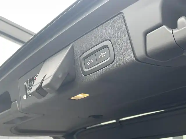 ボルボ ＸＣ６０ B6 AWD Rデザイン 静岡県 2020(令2)年 2.2万km オスミウムグレーM インテリセーフティ/衝突軽減ブレーキACC/レーンキープ BLIS/ハーフレザーシート シートヒーター /パノラマサンルーフ/Bowers＆Wilkinsサラウンド/ヘッドアップディスプレイ/ナビフルセグTVBluetooth CarPlay対応/全方位カメラ/パワーバックドア /21インチアルミホイール /DSRCETC