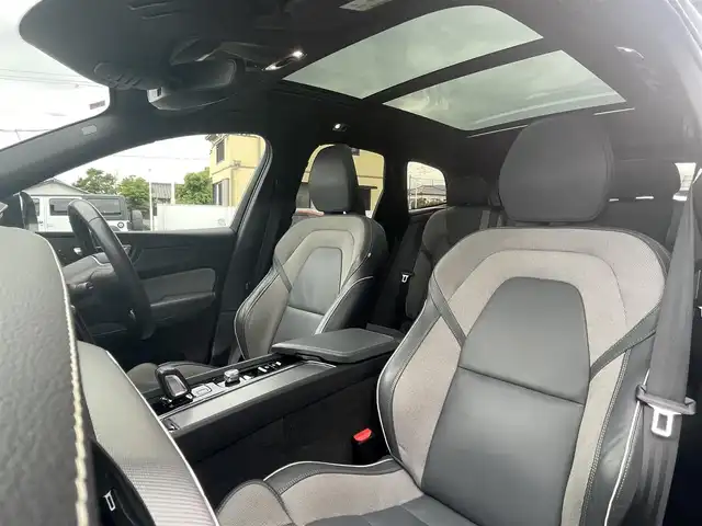ボルボ ＸＣ６０ B6 AWD Rデザイン 静岡県 2020(令2)年 2.2万km オスミウムグレーM インテリセーフティ/衝突軽減ブレーキACC/レーンキープ BLIS/ハーフレザーシート シートヒーター /パノラマサンルーフ/Bowers＆Wilkinsサラウンド/ヘッドアップディスプレイ/ナビフルセグTVBluetooth CarPlay対応/全方位カメラ/パワーバックドア /21インチアルミホイール /DSRCETC