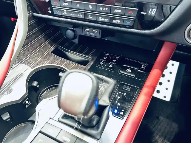 レクサス ＲＸ 300 Fスポーツ 大阪府 2020(令2)年 3.2万km グラファイトブラックガラスフレーク ムーンルーフ/HUD/赤黒レザー/パワーシート/Dシートメモリ/エアシートヒーター/ステアリングヒーター/純正ナビ/TV/バック・サイドカメラ/純正20インチAW/三眼LEDヘッドライト/ACC/ブラインドスポット/電動リアゲート/クリアランスソナー/ETC/ドラレコ