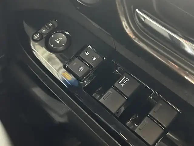ホンダ Ｎ ＢＯＸ カスタム G EX ホンダセンシング 広島県 2018(平30)年 4.1万km ブリリアントスポーティブルーメタリック2トーン 衝突軽減ブレーキ〈CMBS〉/誤発進抑制機能/後方誤発進抑制機能/歩行者事故低減ステアリング/路外逸脱抑制機能/ACC〈アダプティブ・クルーズ・コントロール〉/LKAS〈車線維持支援システム〉/オートハイビーム/先行車発進お知らせ機能/標識認識機能/横滑り防止装置/純正８インチナビ/   フルセグTV/CD/DVD/Bluetooth/USB/バックモニター/コーナーセンサー/両側パワースライドドア/ドライブレコーダー/純正14インチアルミホイール/純正フロアマット/プッシュスタート/スマートキー/ＥＴＣ/ＬＥＤライト/フォグライト /オートライト