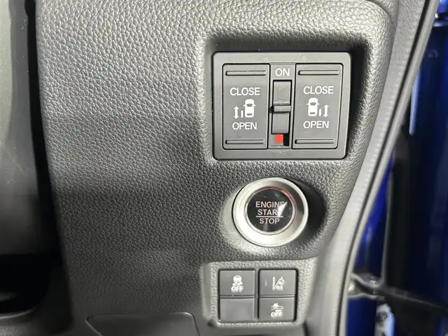 ホンダ Ｎ ＢＯＸ カスタム G EX ホンダセンシング 広島県 2018(平30)年 4.1万km ブリリアントスポーティブルーメタリック2トーン 衝突軽減ブレーキ〈CMBS〉/誤発進抑制機能/後方誤発進抑制機能/歩行者事故低減ステアリング/路外逸脱抑制機能/ACC〈アダプティブ・クルーズ・コントロール〉/LKAS〈車線維持支援システム〉/オートハイビーム/先行車発進お知らせ機能/標識認識機能/横滑り防止装置/純正８インチナビ/   フルセグTV/CD/DVD/Bluetooth/USB/バックモニター/コーナーセンサー/両側パワースライドドア/ドライブレコーダー/純正14インチアルミホイール/純正フロアマット/プッシュスタート/スマートキー/ＥＴＣ/ＬＥＤライト/フォグライト /オートライト