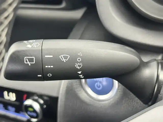 トヨタ ヤリスクロス ハイブリッド GRスポーツ 愛知県 2023(令5)年 1.5万km ブラックマイカ GRスポーツ仕様車　/　　・専用ラジエーターグリル/　　・専用リアバンパーロアカバー/　　・専用18インチアルミホイール/　　・ブレーキキャリパー/　　・専用エンブレム/　　・専用本革巻ステアリングホイール/　　・フロントコンソール/　　・専用本革巻シフトノブ/　　・専用スポーティシート/　　・アルミペダル/　　・専用スマートキー/　　・専用剛性アップパーツ/　　・専用サスペンション/　　・電動パワーステアリング制御/　　・専用パワートレーン制御/　　・ドライブシャフト/ドライブレコーダー/ステアリングリモコン/ステアリングヒーター/ビルトインETC/純正ディスプレイオーディオ/パノラミックビューモニター/トヨタセーフティセンス/　　・プリクラッシュセーフティ/　　・レーントレーシングアラート/　　・レーダークルーズコントロール/　　・オートマチックハイビーム/　　・ロードサインアシスト/BSM/パワーシート/シートヒーター/パワーバックドア