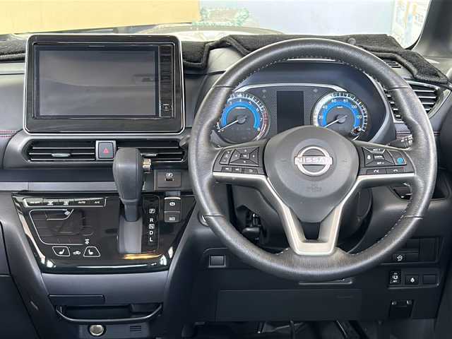 日産 ルークス HWS Gターボ プロパイロットED 富山県 2023(令5)年 0.4万km チタニウムグレーメタリック 純正ＳＤナビ　/フルセグ　/両側電動スライドドア　/プロパイロット　/全方位カメラ　/禁煙車　/バックカメラ　/コーナーセンサー　/ターボ　/４ＷＤ　/ＬＥＤヘッドライト　/レーダークルーズコントロール　/スマートキー/シートヒーター/ドライブレコーダー/純正アルミホイール/ウィンカーミラー/電動格納ミラー/アイドリングストップ/ワンオーナー/ビルトインETC/プッシュスタート