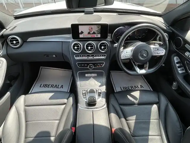 メルセデス・ベンツ Ｃ２２０ｄ ローレウスエディション 滋賀県 2019(令1)年 4.5万km ポーラホワイト 黒革シート/前席シートヒーター/前席パワーシート/レーダーセーフティパッケージ/アクティブブレーキアシスト/ACC/LKA/BSM/衝突軽減ブレーキ/純正ナビ/フルセグTV/BT/USB/バックカメラ/ドラレコ前後/パワーバックドア