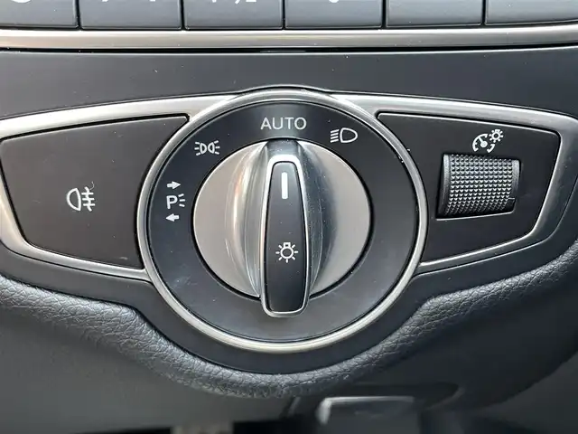 メルセデス・ベンツ Ｃ２２０ｄ ローレウスエディション 滋賀県 2019(令1)年 4.5万km ポーラホワイト 黒革シート/前席シートヒーター/前席パワーシート/レーダーセーフティパッケージ/アクティブブレーキアシスト/ACC/LKA/BSM/衝突軽減ブレーキ/純正ナビ/フルセグTV/BT/USB/バックカメラ/ドラレコ前後/パワーバックドア