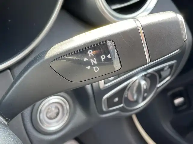 メルセデス・ベンツ Ｃ２２０ｄ ローレウスエディション 滋賀県 2019(令1)年 4.5万km ポーラホワイト 黒革シート/前席シートヒーター/前席パワーシート/レーダーセーフティパッケージ/アクティブブレーキアシスト/ACC/LKA/BSM/衝突軽減ブレーキ/純正ナビ/フルセグTV/BT/USB/バックカメラ/ドラレコ前後/パワーバックドア