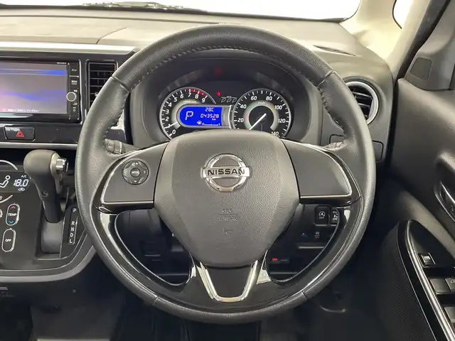 日産 デイズ ルークス HWS X Vセレクション 栃木県 2018(平30)年 4.4万km アッシュブラウンM 純正ナビ(MM318D-W)/(フルセグTV・Bluetooth・CD・DVD・SD)/全方位カメラ/バックカメラ/エマージェンシーブレーキ/レーンキープアシスト/前後コーナーセンサー/オートハイビーム/前方ドライブレコーダー/両側パワースライドドア/ETC/純正エアロ(サイド・リア)/ベンチシート/純正１５インチアルミホイール/純正フロアマット/ドアバイザー/スマートキー/スペアキー１本/LEDヘッドライト/オートライト/フロントフォグランプ/取扱説明書/保証書