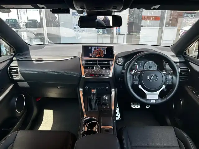 レクサス ＮＸ 300 富山県 2020(令2)年 3.7万km パール ワンオーナー/純正ナビ/AM/FMラジオ/CD/DVD再生/Bluetooth接続/フルセグTV/前後ドラレコ/ヘッドアップディスプレイ/サンルーフ/アイドリングストップ/ACC/プッシュスタート/レザーシート/D/N席パワーシート/D/N席シートヒーター/D/N席エアシート/ETC/バックカメラ