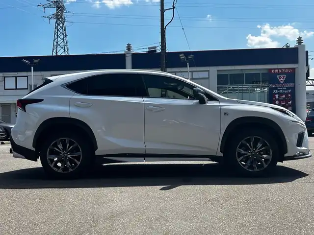 レクサス ＮＸ 300 富山県 2020(令2)年 3.7万km パール ワンオーナー/純正ナビ/AM/FMラジオ/CD/DVD再生/Bluetooth接続/フルセグTV/前後ドラレコ/ヘッドアップディスプレイ/サンルーフ/アイドリングストップ/ACC/プッシュスタート/レザーシート/D/N席パワーシート/D/N席シートヒーター/D/N席エアシート/ETC/バックカメラ