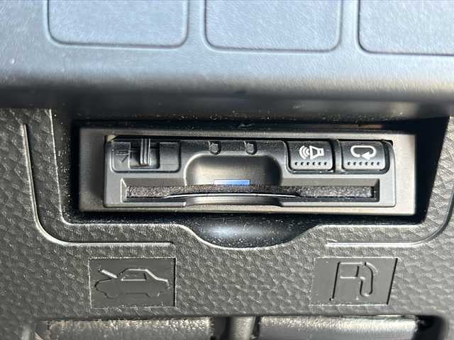 トヨタ タンク X S 岐阜県 2017(平29)年 12.1万km マゼンタベリーマイカM 登録時走行距離120405m/社外７型ナビ/ワンセグＴＶ/CDチェンジャー/AUX/バックカメラ/コーナーセンサー後方/ハロゲンライト/オートライト/ビルトインＥＴＣ/プッシュスタート/スマートキー/スペアキー一本/サイドアンダーミラー/衝突被害軽減システム/片側パワースライドドア/横滑り防止装置/パワーステアリング/パワーウィンドウ/アイドリングストップ