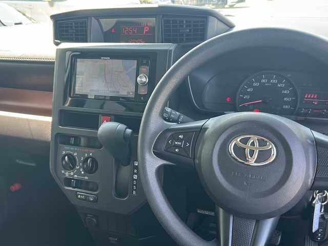 トヨタ タンク X S 岐阜県 2017(平29)年 12.1万km マゼンタベリーマイカM 登録時走行距離120405m/社外７型ナビ/ワンセグＴＶ/CDチェンジャー/AUX/バックカメラ/コーナーセンサー後方/ハロゲンライト/オートライト/ビルトインＥＴＣ/プッシュスタート/スマートキー/スペアキー一本/サイドアンダーミラー/衝突被害軽減システム/片側パワースライドドア/横滑り防止装置/パワーステアリング/パワーウィンドウ/アイドリングストップ