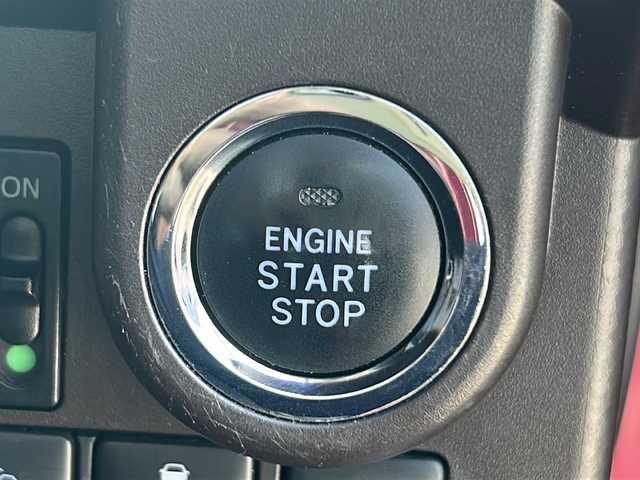 トヨタ タンク X S 岐阜県 2017(平29)年 12.1万km マゼンタベリーマイカM 登録時走行距離120405m/社外７型ナビ/ワンセグＴＶ/CDチェンジャー/AUX/バックカメラ/コーナーセンサー後方/ハロゲンライト/オートライト/ビルトインＥＴＣ/プッシュスタート/スマートキー/スペアキー一本/サイドアンダーミラー/衝突被害軽減システム/片側パワースライドドア/横滑り防止装置/パワーステアリング/パワーウィンドウ/アイドリングストップ