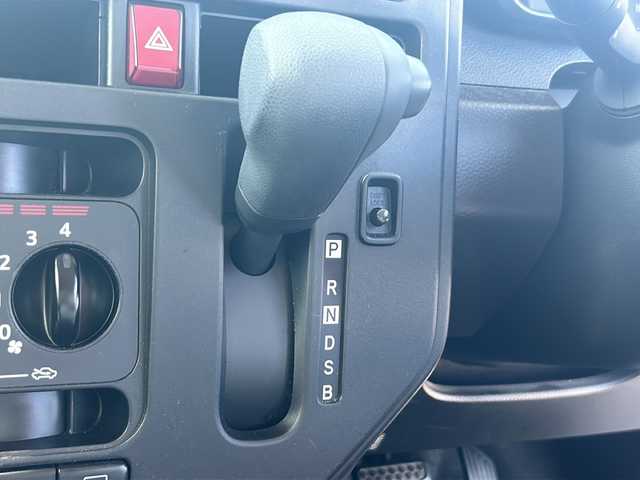 トヨタ タンク X S 岐阜県 2017(平29)年 12.1万km マゼンタベリーマイカM 登録時走行距離120405m/社外７型ナビ/ワンセグＴＶ/CDチェンジャー/AUX/バックカメラ/コーナーセンサー後方/ハロゲンライト/オートライト/ビルトインＥＴＣ/プッシュスタート/スマートキー/スペアキー一本/サイドアンダーミラー/衝突被害軽減システム/片側パワースライドドア/横滑り防止装置/パワーステアリング/パワーウィンドウ/アイドリングストップ