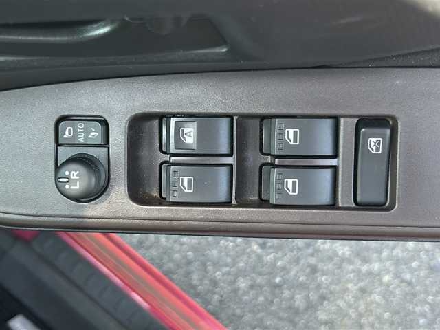 トヨタ タンク X S 岐阜県 2017(平29)年 12.1万km マゼンタベリーマイカM 登録時走行距離120405m/社外７型ナビ/ワンセグＴＶ/CDチェンジャー/AUX/バックカメラ/コーナーセンサー後方/ハロゲンライト/オートライト/ビルトインＥＴＣ/プッシュスタート/スマートキー/スペアキー一本/サイドアンダーミラー/衝突被害軽減システム/片側パワースライドドア/横滑り防止装置/パワーステアリング/パワーウィンドウ/アイドリングストップ