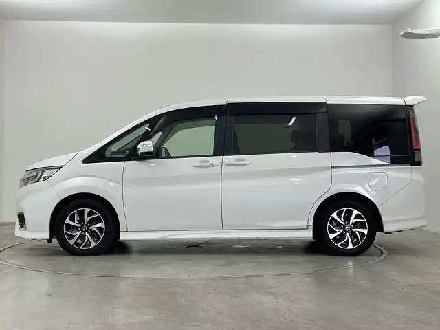 ホンダ ステップワゴン スパーダ ホンダセンシング 群馬県 2018(平30)年 3.2万km プラチナホワイトパール 純正９型ナビ　純正１１．６型後席モニター　アダプティブクルーズコントロール　バックカメラ　レーンキープアシスト　両側パワースライドドア　ＬＥＤヘッドライト　ＥＴＣ２．０　純正アルミホイール　禁煙車