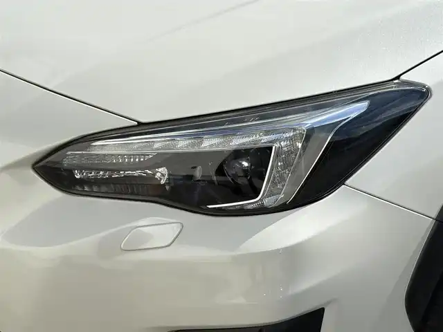 スバル インプレッサ ＸＶ 2．0i－L アイサイト 岩手県 2018(平30)年 1.6万km クリスタルホワイトP 禁煙車/ワンオーナー/4WD/アイサイトver.3/純正ナビ/→フルセグTV/Bluetooth/CD/DVD/FM/AM/ステアリングスイッチ/追従型クルーズコントロール/ステアリング・レスポンシブ・ヘッドランプ/横滑り防止装置/衝突軽減ブレーキ/踏み間違い抑制システム/レーンキープアシスト/前後コーナーセンサー/電子パーキング/ブレーキオートホールド/X-MODE/〇プッシュスタート/〇パドルシフト/〇電動格納ミラー/〇ウィンカーミラー/〇ドアバイザー/〇フロアマット/〇スマートキー/オートライト/LEDヘッドライト/フォグライト/ETC