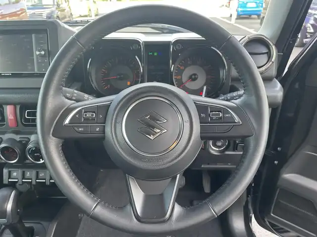 スズキ ジムニー XC 栃木県 2024(令6)年 0.7万km ブルーイッシュブラックパール3 スズキセーフティサポート/社外ナビ/フルセグTV/DVD/Bluetooth/ETC/シートカバー/シートヒーター/クルーズコントロール/スマートキー/プッシュスタート/アイドリングストップ/LEDヘッドライト/フォグランプ/オートハイビーム/社外16インチAW/OPENCOUNTRY　ホワイトレターR/Tタイヤ/サイド/カーテンエアバッグ/保証書/取説