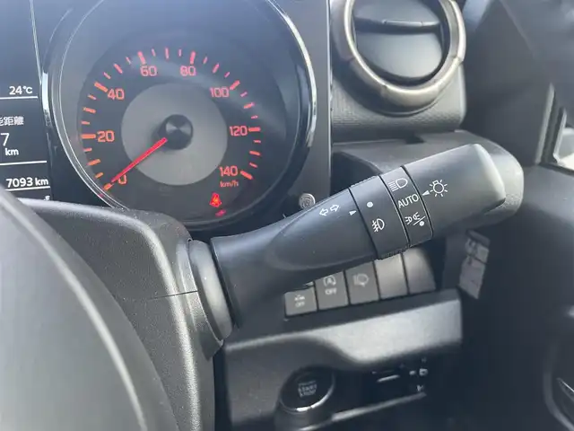 スズキ ジムニー XC 栃木県 2024(令6)年 0.7万km ブルーイッシュブラックパール3 スズキセーフティサポート/社外ナビ/フルセグTV/DVD/Bluetooth/ETC/シートカバー/シートヒーター/クルーズコントロール/スマートキー/プッシュスタート/アイドリングストップ/LEDヘッドライト/フォグランプ/オートハイビーム/社外16インチAW/OPENCOUNTRY　ホワイトレターR/Tタイヤ/サイド/カーテンエアバッグ/保証書/取説