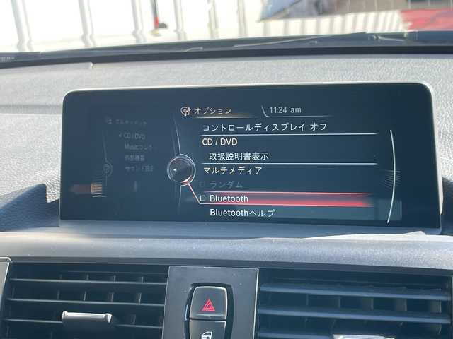 ＢＭＷ １１８ｉ 茨城県 2016(平28)年 1.6万km プラチナシルバー 後期型 /ワンオ-ナ- /パ-キングサポ-トパッケージ /Bカメラ /PDC /純正ナビ /(DVD/Bluetooth/USB/MSV) /ブラックキドニーグリル /オートライト /純正16インチアルミホイール /革巻きステアリングホイール/フロアマット /スペアキー１本/保証書/取扱説明書/禁煙車