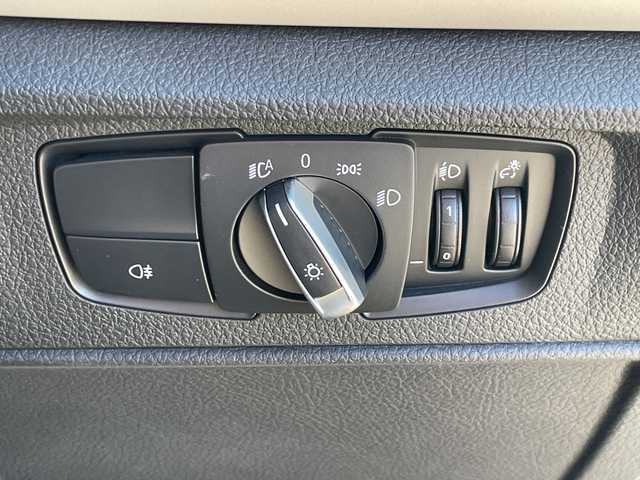 ＢＭＷ １１８ｉ 茨城県 2016(平28)年 1.6万km プラチナシルバー 後期型 /ワンオ-ナ- /パ-キングサポ-トパッケージ /Bカメラ /PDC /純正ナビ /(DVD/Bluetooth/USB/MSV) /ブラックキドニーグリル /オートライト /純正16インチアルミホイール /革巻きステアリングホイール/フロアマット /スペアキー１本/保証書/取扱説明書/禁煙車