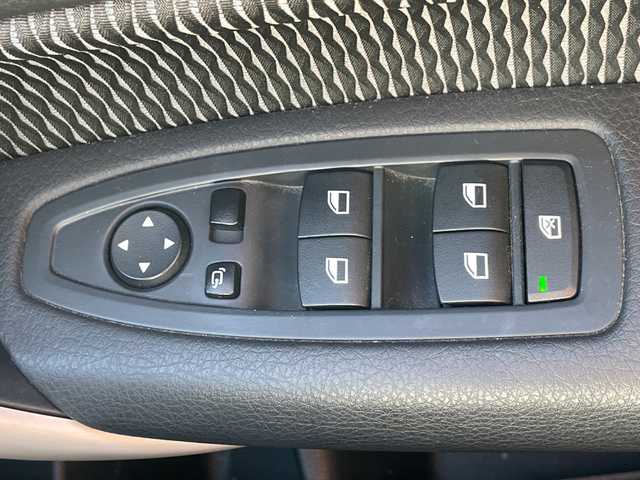 ＢＭＷ １１８ｉ 茨城県 2016(平28)年 1.6万km プラチナシルバー 後期型 /ワンオ-ナ- /パ-キングサポ-トパッケージ /Bカメラ /PDC /純正ナビ /(DVD/Bluetooth/USB/MSV) /ブラックキドニーグリル /オートライト /純正16インチアルミホイール /革巻きステアリングホイール/フロアマット /スペアキー１本/保証書/取扱説明書/禁煙車