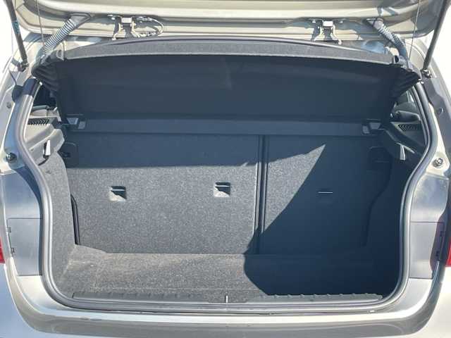 ＢＭＷ １１８ｉ 茨城県 2016(平28)年 1.6万km プラチナシルバー 後期型 /ワンオ-ナ- /パ-キングサポ-トパッケージ /Bカメラ /PDC /純正ナビ /(DVD/Bluetooth/USB/MSV) /ブラックキドニーグリル /オートライト /純正16インチアルミホイール /革巻きステアリングホイール/フロアマット /スペアキー１本/保証書/取扱説明書/禁煙車