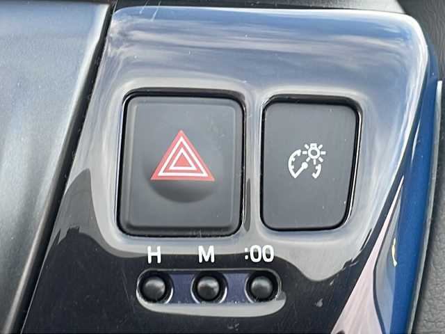 トヨタ プリウス α G ツーリングセレクション 熊本県 2012(平24)年 9万km ホワイトパールクリスタルシャイン (株)IDOMが運営する【じしゃロン熊本店】の自社ローン専用車両になります。/こちらは現金またはオートローンご利用時の価格です。自社ローンご希望の方は別途その旨お申付け下さい /社外ナビ　/フルセグＴＶ　/Ｂｌｕｅｔｏｏｔｈ　/ビルトインＥＴＣ　/スカイルーフ　/クルーズコントロール　/Ｗ＋サイドエアバッグ　/カーテンエアバッグ　/ステアリングスイッチ　/プッシュスタート　/スマートキー