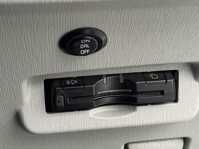 トヨタ プリウス α G ツーリングセレクション 熊本県 2012(平24)年 9万km ホワイトパールクリスタルシャイン (株)IDOMが運営する【じしゃロン熊本店】の自社ローン専用車両になります。/こちらは現金またはオートローンご利用時の価格です。自社ローンご希望の方は別途その旨お申付け下さい /社外ナビ　/フルセグＴＶ　/Ｂｌｕｅｔｏｏｔｈ　/ビルトインＥＴＣ　/スカイルーフ　/クルーズコントロール　/Ｗ＋サイドエアバッグ　/カーテンエアバッグ　/ステアリングスイッチ　/プッシュスタート　/スマートキー