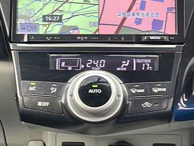 トヨタ プリウス α G ツーリングセレクション 熊本県 2012(平24)年 9万km ホワイトパールクリスタルシャイン (株)IDOMが運営する【じしゃロン熊本店】の自社ローン専用車両になります。/こちらは現金またはオートローンご利用時の価格です。自社ローンご希望の方は別途その旨お申付け下さい /社外ナビ　/フルセグＴＶ　/Ｂｌｕｅｔｏｏｔｈ　/ビルトインＥＴＣ　/スカイルーフ　/クルーズコントロール　/Ｗ＋サイドエアバッグ　/カーテンエアバッグ　/ステアリングスイッチ　/プッシュスタート　/スマートキー