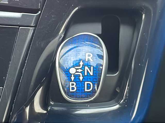 トヨタ プリウス α G ツーリングセレクション 熊本県 2012(平24)年 9万km ホワイトパールクリスタルシャイン (株)IDOMが運営する【じしゃロン熊本店】の自社ローン専用車両になります。/こちらは現金またはオートローンご利用時の価格です。自社ローンご希望の方は別途その旨お申付け下さい /社外ナビ　/フルセグＴＶ　/Ｂｌｕｅｔｏｏｔｈ　/ビルトインＥＴＣ　/スカイルーフ　/クルーズコントロール　/Ｗ＋サイドエアバッグ　/カーテンエアバッグ　/ステアリングスイッチ　/プッシュスタート　/スマートキー