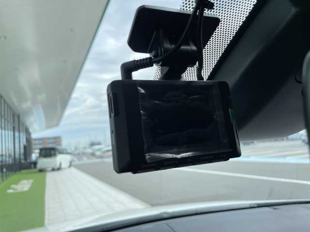 レクサス ＣＴ 200h バージョンC 愛知県 2021(令3)年 1.1万km ソニッククォーツ レクサスセーフティセンス/純正10型ナビ/シートヒーター/バックカメラ/レーダークルーズコントロール/コーナーセンサー/純正アルミホイール/パワーシート/ETC2.0/LEDヘッドライト/パドルシフト/ステアリングヒーター/レーンキープアシスト/オートマチックハイビーム/ドライブレコーダー/ステアリングスイッチ/スマートキー/プッシュスタート