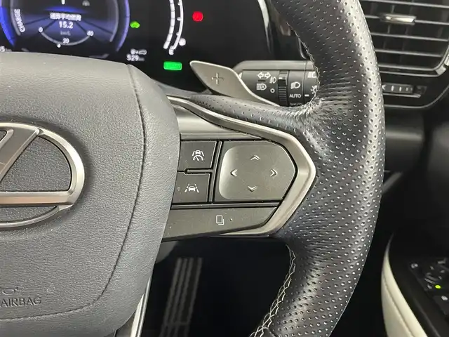 レクサス ＮＸ 350h Fスポーツ 福岡県 2022(令4)年 4.6万km グラファイトブラックガラスフレーク ワンオーナー　/純正１４型ＤＡナビ/フルセグTV　/全方位カメラ　/ビルトインETC２．０　/レクサスチームメイト　/セーフティシステム＋Ａ　/レーダークルーズコントロール　/コーナーセンサー　/衝突軽減ブレーキ　/レーンキープ　/アクセル踏み間違い防止　/ＢＳＭ　/パーキングアシスト　/パドルシフト　/ヘッドアップディスプレイ　/シートメモリー付きパワーシート　/白黒ツートンレザー　/シートベンチレーション／ヒーター　/ステアリングヒーター　/パワーバックドア　/純正２０インチアルミホイール