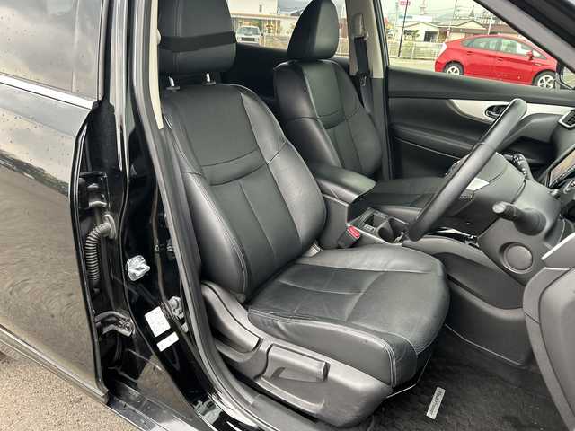 日産 エクストレイル モード・プレミア オーテック30th 愛媛県 2017(平29)年 5.2万km ダイヤモンドブラック 純正ナビ/Bluetooth/SD/ワンセグ/バックカメラ/パワーバックドア/レザーシート/前席シートヒーター/ドライブレコーダー前のみ/社外18インチAW/ETC/オートLEDヘッドライト/プッシュスタート/アイドリングストップ/純正フロアマット